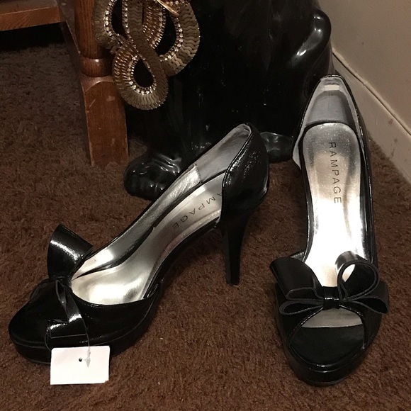 RAMPAGE Black Pat heels - Picture 2 of 3